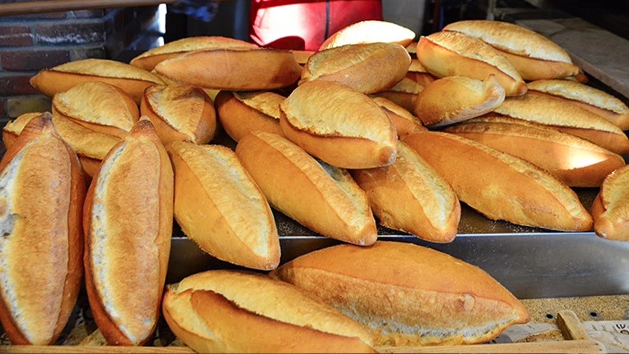 Türkiye’de Ekmek Zamlandı: Yeni Fiyatlar Raflara Yansıdı