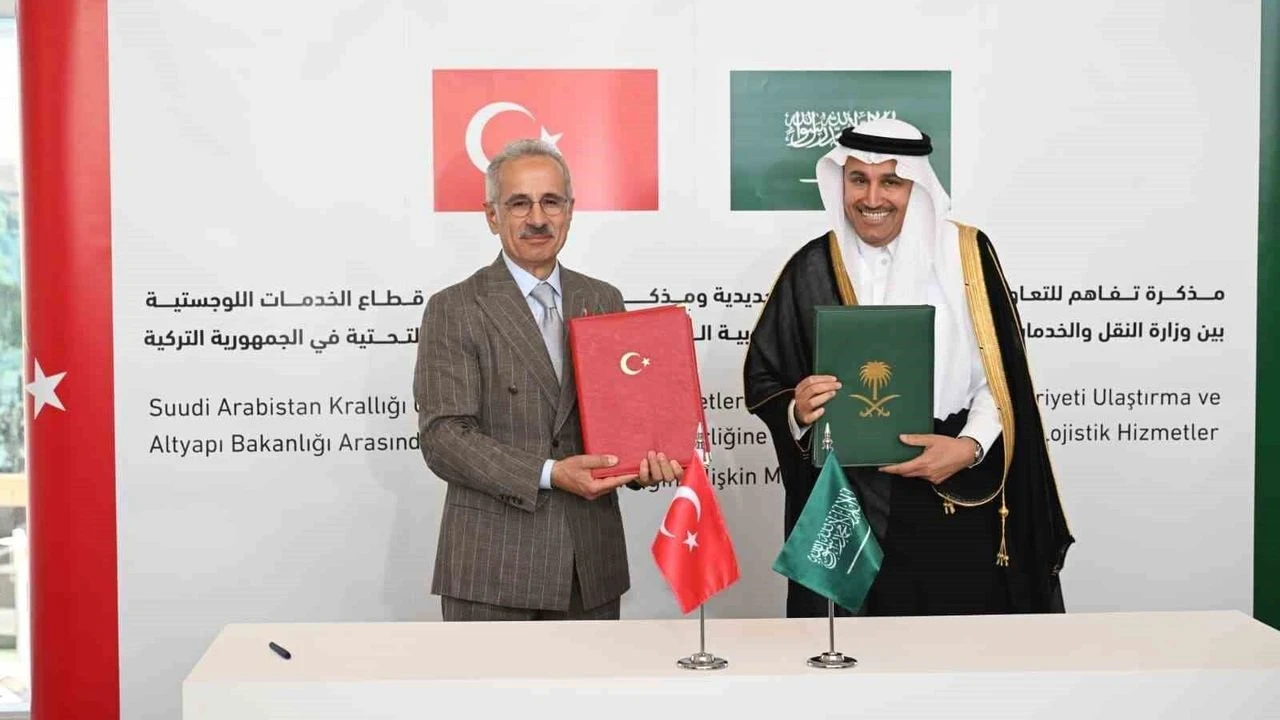 Türkiye ile Suudi Arabistan Ulaştırma ve Lojistik Alanında İki Mutabakat Zaptı İmzaladı