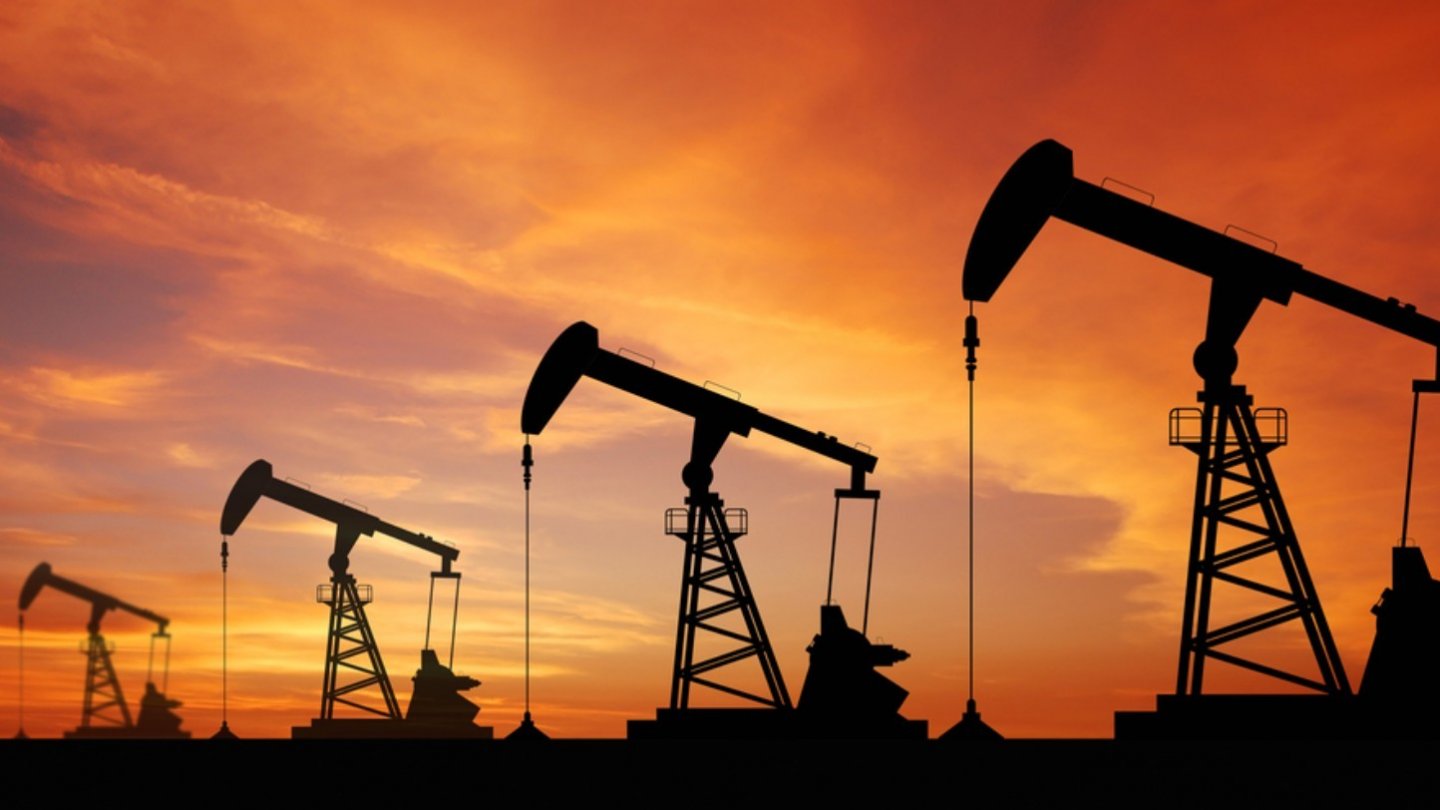 Petrol fiyatları Hürmüz Boğazı gelişmeleriyle dört ayın en düşük seviyelerine yaklaştı