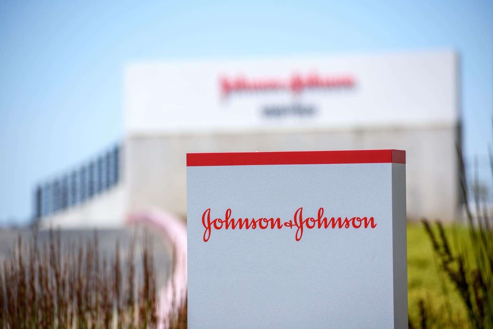 Johnson & Johnson, Firefly Bio'yu 1 milyar dolar nakit bedelle satın alacak